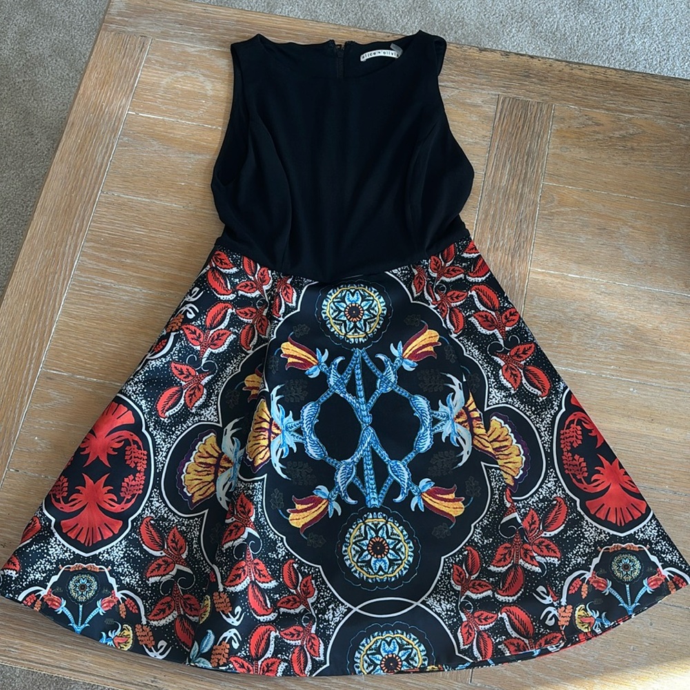 Alice + Olivia Kourtney Box Pleat Dress